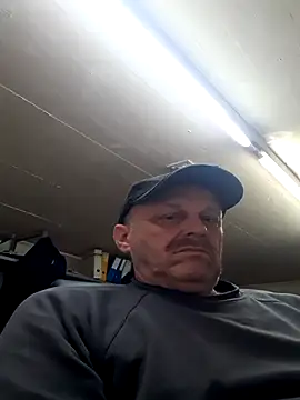 Snapshot of Schwach041967 chatting on April 22, 2026, 4:08 pm Schwach041967 online show from April 22, 2026, 4:08 pm