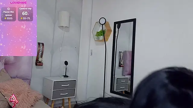 madison oli online show from November 18, 2025, 3:38 pm