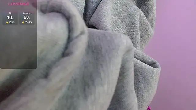 Candy Mendez online show from November 6, 2025, 12:28 pm