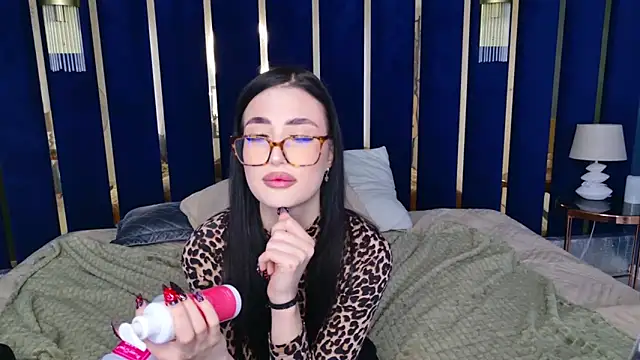 Snapshot of EmmaLawrens chatting on February 7, 2025, 3:41 pm EmmaLawrens online show from February 7, 2025, 3:41 pm