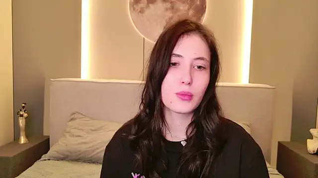 Snapshot of EmmaLawrens chatting on February 21, 2026, 8:54 pm EmmaLawrens online show from February 21, 2026, 8:54 pm