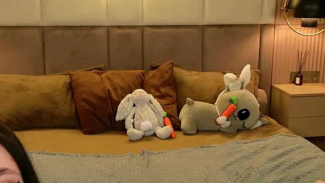 EmmaLawrens online show from April 10, 2026, 10:42 am