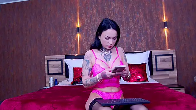 Snapshot of NataliaCristal chatting on January 12, 2025, 7:53 am NataliaCristal online show from January 12, 2025, 7:53 am