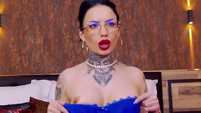 Snapshot of NataliaCristal chatting on February 12, 2025, 1:06 pm NataliaCristal online show from February 12, 2025, 1:06 pm