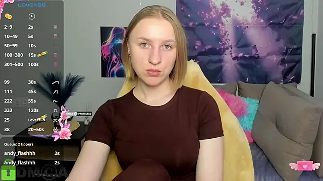 Snapshot of BeautyBlondy chatting on May 18, 2026, 12:11 pm BeautyBlondy online show from May 18, 2026, 12:11 pm