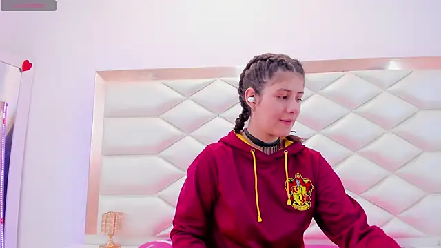 Snapshot of MiaQueen021 chatting on March 6, 2025, 6:37 pm MiaQueen021 online show from March 6, 2025, 6:37 pm