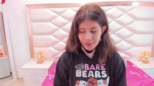 Snapshot of MiaQueen021 chatting on March 11, 2025, 12:28 pm MiaQueen021 online show from March 11, 2025, 12:28 pm