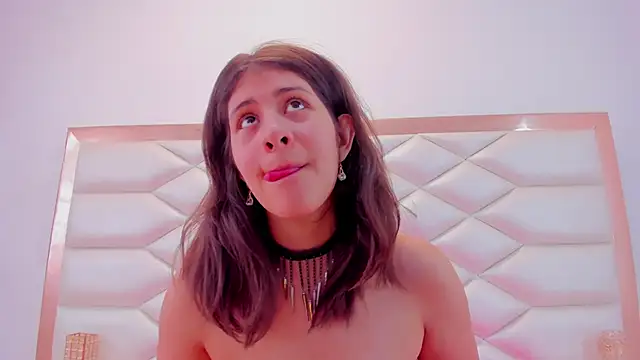 Snapshot of MiaQueen021 chatting on March 13, 2025, 3:39 pm MiaQueen021 online show from March 13, 2025, 3:39 pm