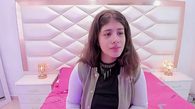 Snapshot of MiaQueen021 chatting on March 20, 2025, 1:15 pm MiaQueen021 online show from March 20, 2025, 1:15 pm