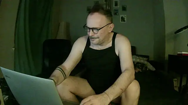 GaySexxPL online show from February 12, 2026, 1:55 am