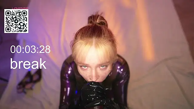 Snapshot of vse_sukki chatting on February 1, 2026, 3:27 am vse sukki online show from February 1, 2026, 3:27 am