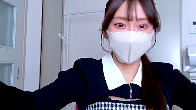 Snapshot of riken_jp chatting on November 19, 2025, 1:49 am riken jp online show from November 19, 2025, 1:49 am