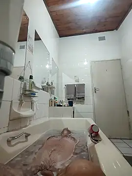 Snapshot of itsmeyes69 chatting on January 25, 2025, 6:46 pm itsmeyes69 online show from January 25, 2025, 6:46 pm