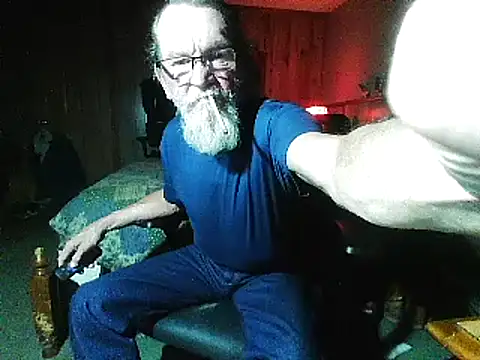 Snapshot of Aldick68 chatting on March 14, 2025, 12:32 am Aldick68 online show from March 14, 2025, 12:32 am