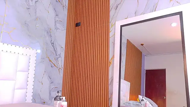 hotiergirl online show from February 14, 2026, 12:02 pm