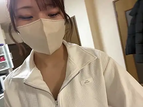 sakuchaaa 2525 online show from April 4, 2026, 11:46 pm