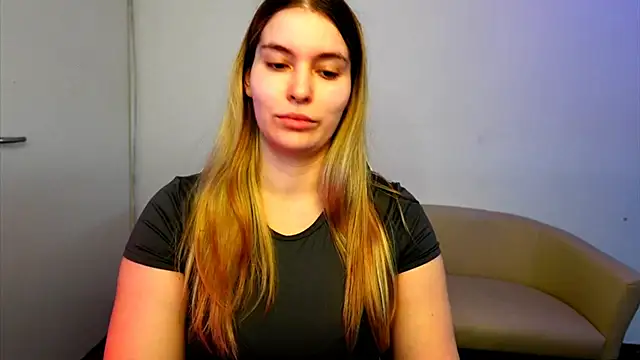 ShyHotNerd online show from October 26, 2025, 12:11 pm