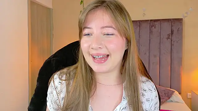 Dahlia Rousse online show from March 1, 2026, 2:46 am