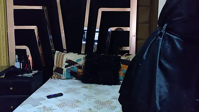 SolEvanss online show from November 8, 2025, 2:06 pm