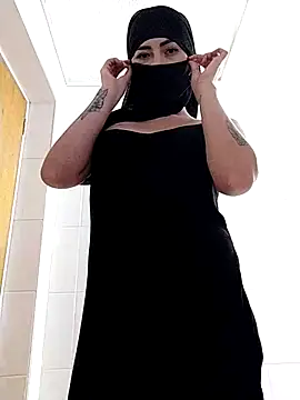 taylorsmiiith  online show from February 10, 2025, 7:17 pm