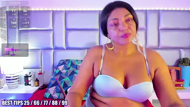 Snapshot of LovelyNickii chatting on February 15, 2026, 1:41 pm LovelyNickii online show from February 15, 2026, 1:41 pm