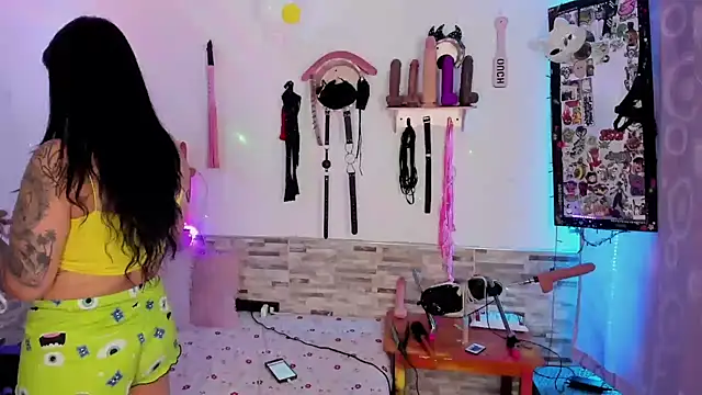 amyswallow7 online show from April 29, 2026, 12:16 am