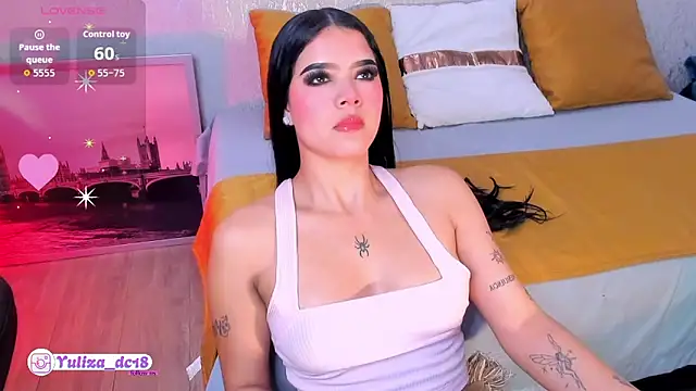 Luxury Woman online show from February 12, 2026, 11:33 pm