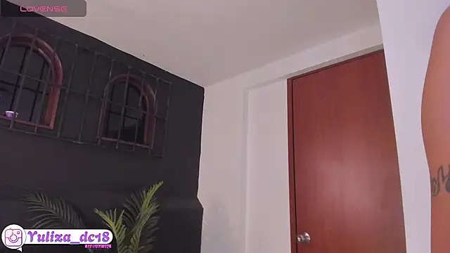 Luxury Woman online show from April 28, 2026, 2:27 am