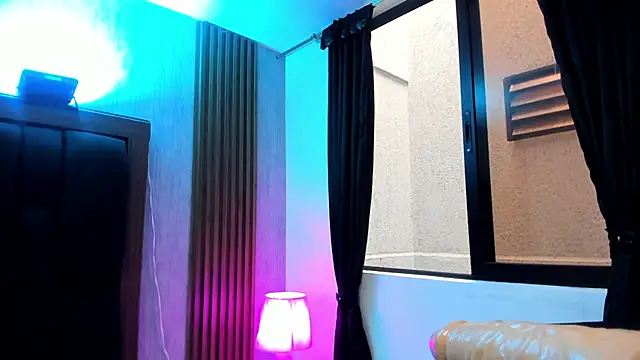 Elise-Leyton online show from November 21, 2025, 6:06 pm