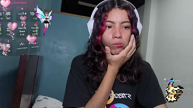 Lovelyamyy online show from October 20, 2025, 4:18 pm