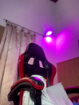 Sophie Heart online show from April 1, 2026, 11:35 pm