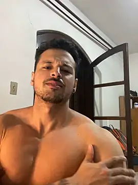 Lucasfit24 online show from March 17, 2025, 11:43 pm