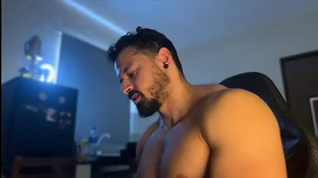 Lucasfit24 online show from November 3, 2025, 3:35 pm