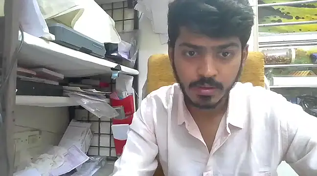 cute modell online show from January 13, 2025, 8:37 am