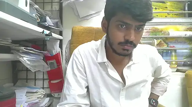 cute modell online show from February 8, 2025, 12:28 pm