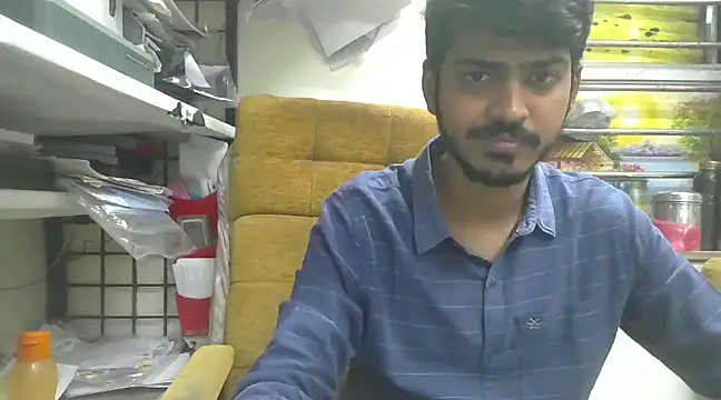 cute modell online show from February 12, 2025, 12:44 pm