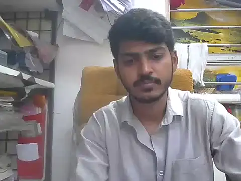 cute modell online show from February 18, 2026, 8:32 am