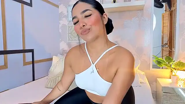 CharlotteGraay online show from December 3, 2025, 7:34 pm