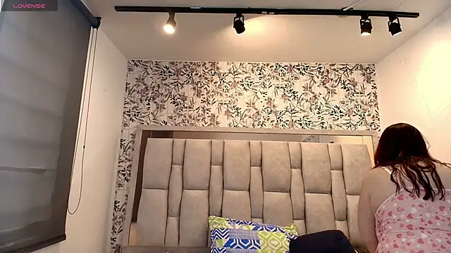 Victoria Adamns online show from February 14, 2026, 12:02 pm