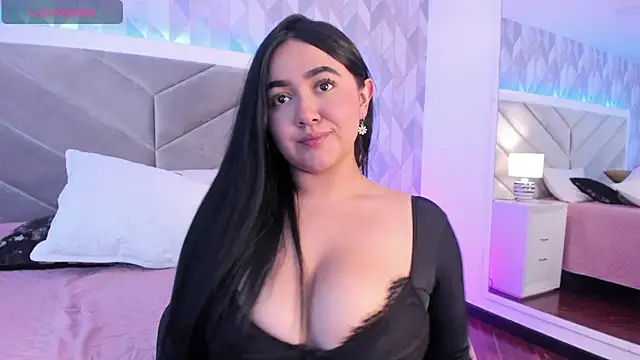 Snapshot of Sara__collins__ chatting on January 18, 2025, 4:10 pm Sara  collins   online show from January 18, 2025, 4:10 pm