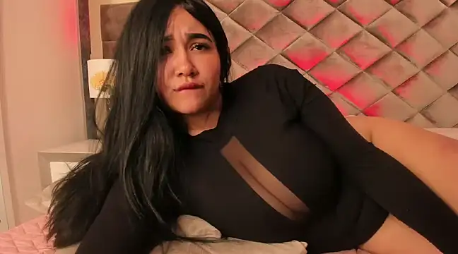 Snapshot of Sara__collins__ chatting on February 11, 2025, 3:40 pm Sara  collins   online show from February 11, 2025, 3:40 pm