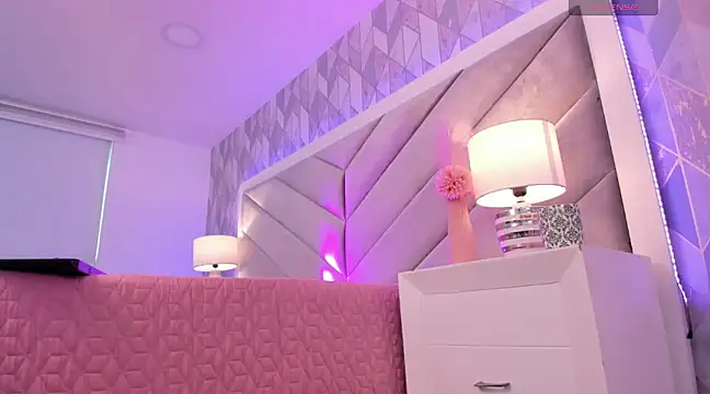 Snapshot of Sara__collins__ chatting on February 21, 2025, 12:17 pm Sara  collins   online show from February 21, 2025, 12:17 pm