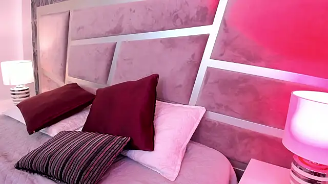 Snapshot of Sara__collins__ chatting on March 10, 2025, 12:15 pm Sara  collins   online show from March 10, 2025, 12:15 pm