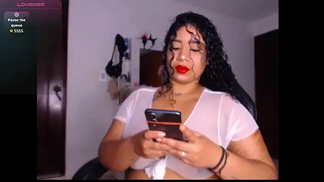 leslycarsson online show from December 21, 2025, 5:03 am