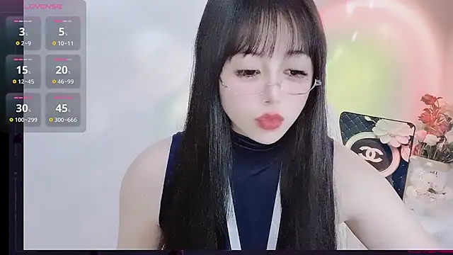 LiLiLily online show from September 21, 2025, 5:47 pm