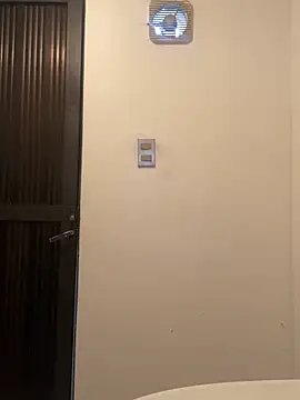 leonardohot1987 online show from December 15, 2025, 8:57 pm