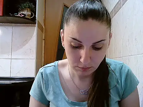 Yuliia30 online show from April 3, 2026, 1:20 pm