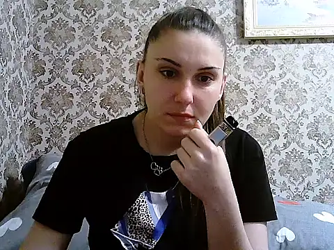 Yuliia30 online show from May 14, 2026, 12:56 pm