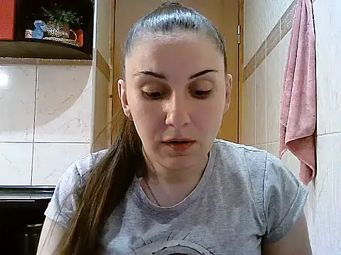 Yuliia30 online show from June 3, 2026, 5:07 pm