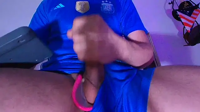 Snapshot of orlando_yate chatting on October 25, 2025, 12:18 am orlando yate online show from October 25, 2025, 12:18 am